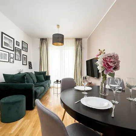 Apartment Spacious In With A Desk For Remote Work And A Balcony By Renters *