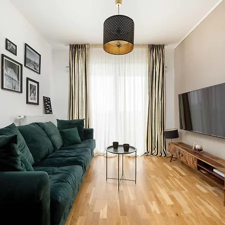 Apartment Spacious In With A Desk For Remote Work And A Balcony By Renters *